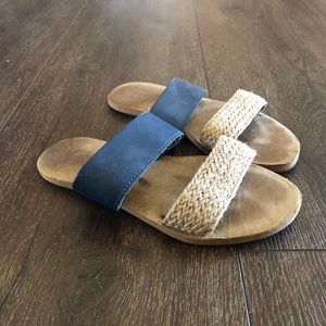 Vans Blue and Tan 2-Strap Sandals | Size 5